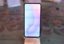 Xiaomi Mi Mix 3 ruce na recenzi